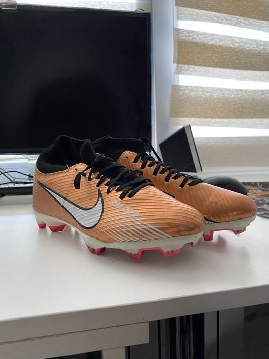 Футбольные бутсы