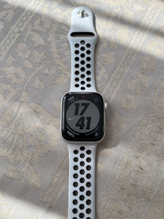 Apple watch series 4 nike+ 44mm
