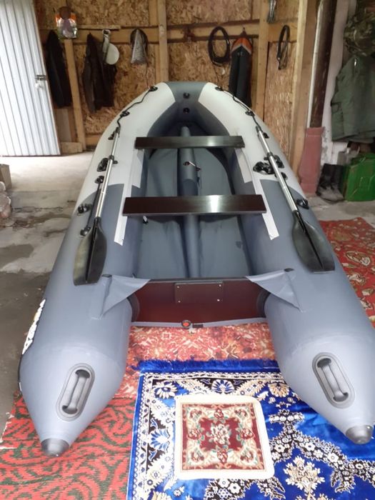 Лодка с мотором
