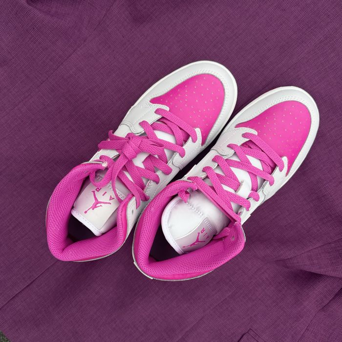 Pantofi Sport Air Jordan 1 Mid Fire Pink - 100% originalk