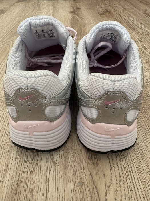 Дамски обувки Nike P-6000