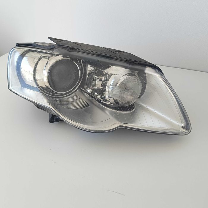 Десен фар Passat B6 Ксенон Завиващ