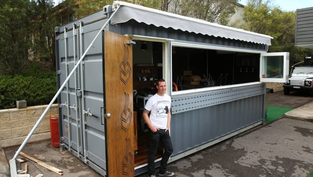 Домик и офисы из контейнеров