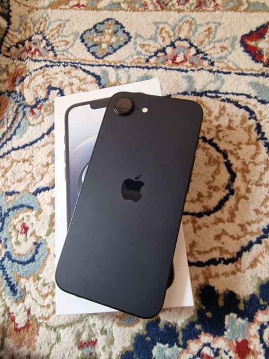 iPhone 16e в идеальном состоянии