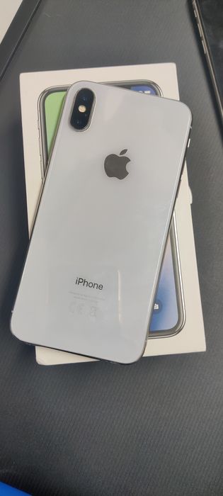 Продам Айфон 10 .