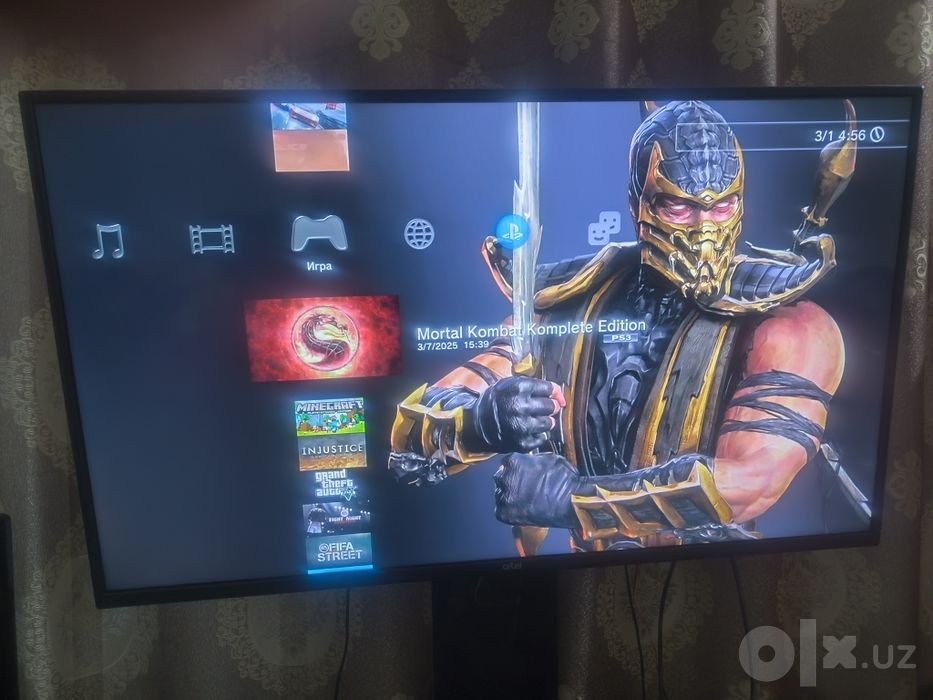 PS3 super slim holati tiniq o'yinlar yozilgan 2 djostik bor