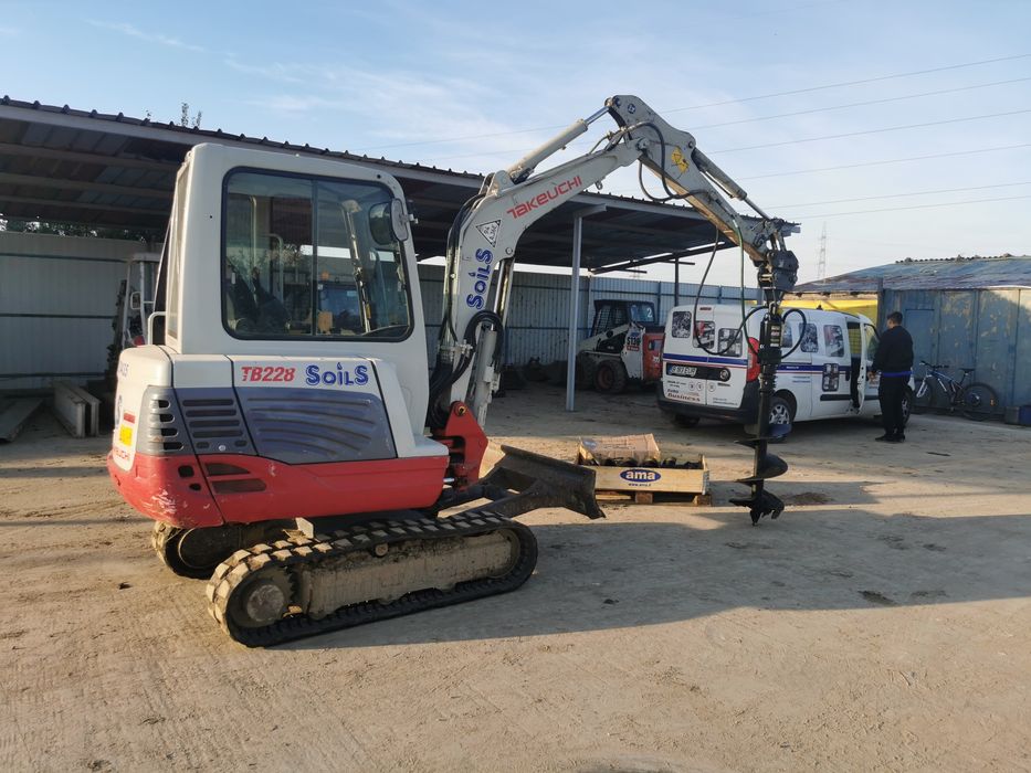 Închiriez buldo bobcat matura excavator foreza gauri cilindru