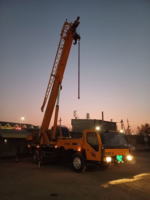 Авто кран xcmg 2007 25 тон