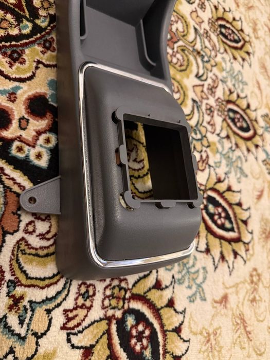 Дамас бар сотилади