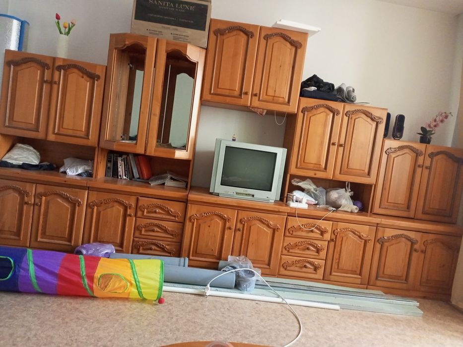 Продается стенка пять секций