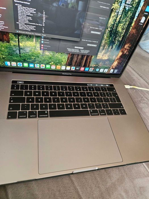 Macbook Pro 15" 2019 i9, 16gb 2400mhz DDR4 Dark Grey