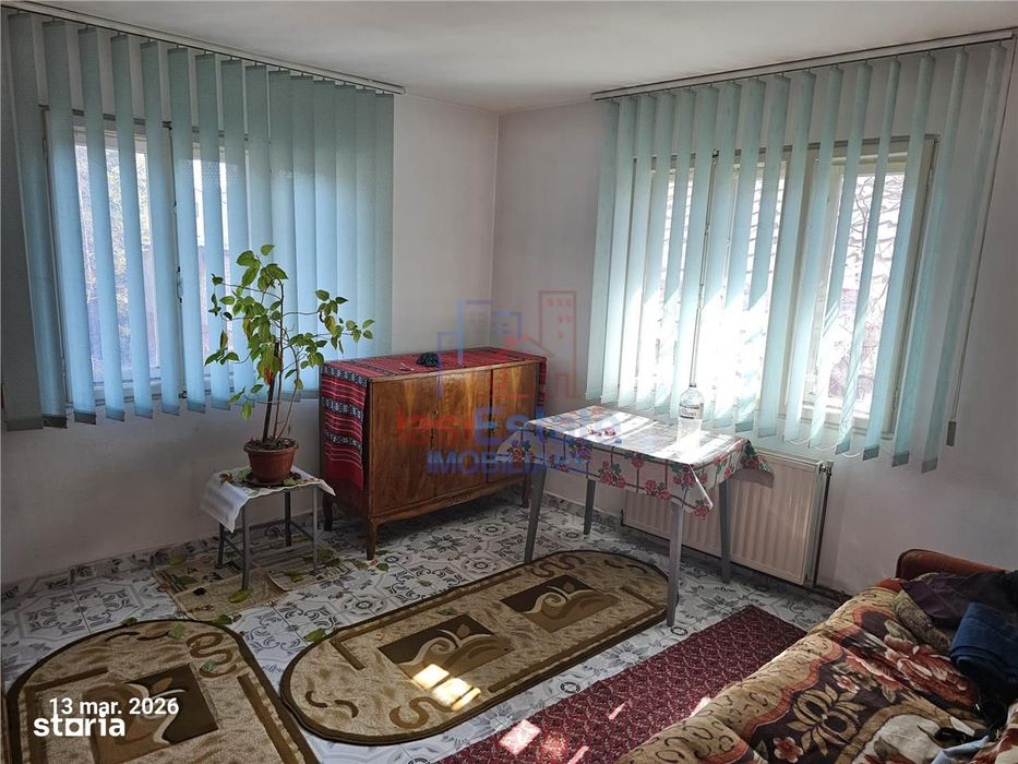 Apartament cu 3 camere la casa
