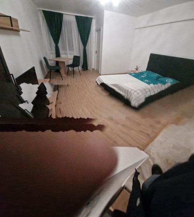 Închiriez garsonieră