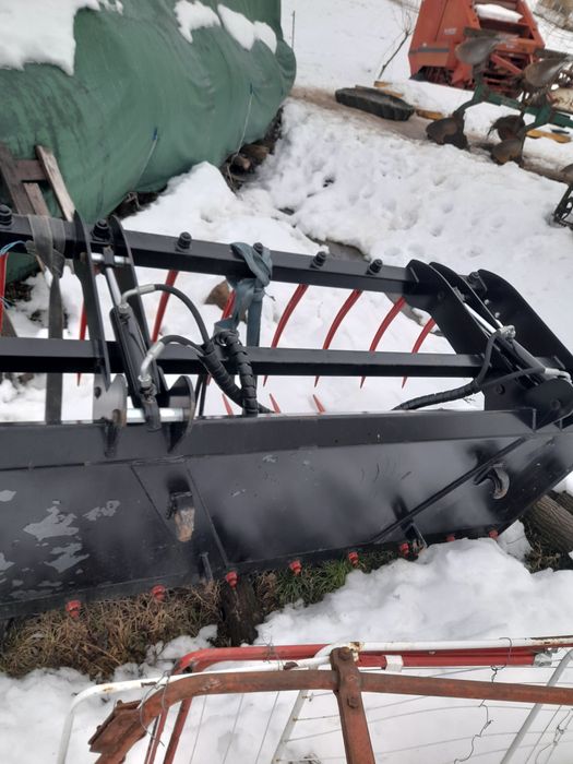 De vânzare balotieră și cupă crocodil