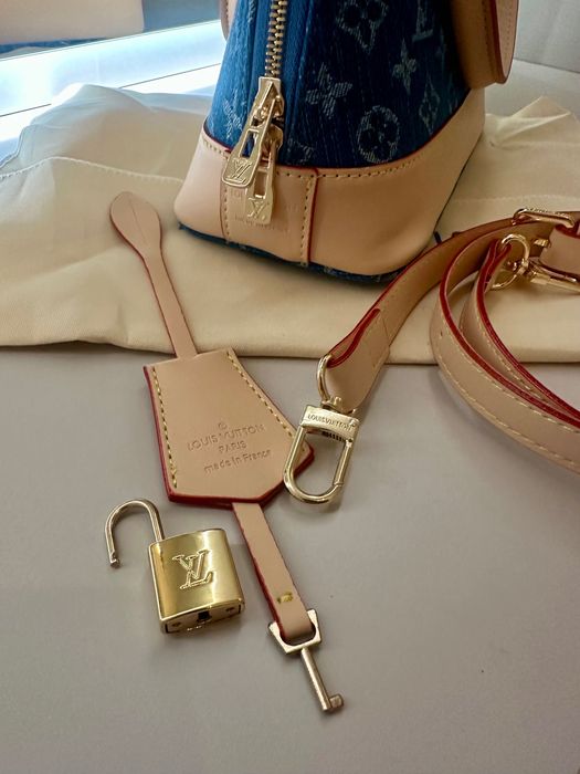 Louis Vuitton Geanta de mãnã alma LV