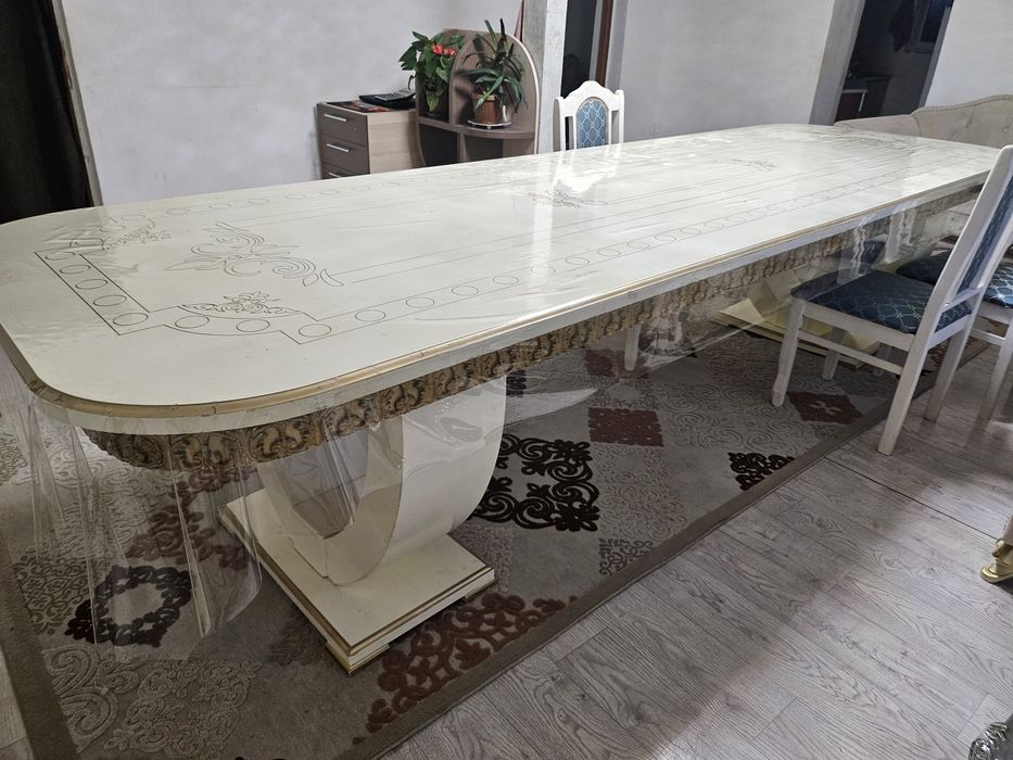 Продам Стол со стульями