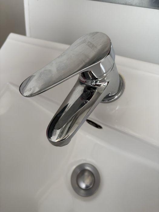Mobilier baie suspendat, masca, chiuveta si baterie lavoar