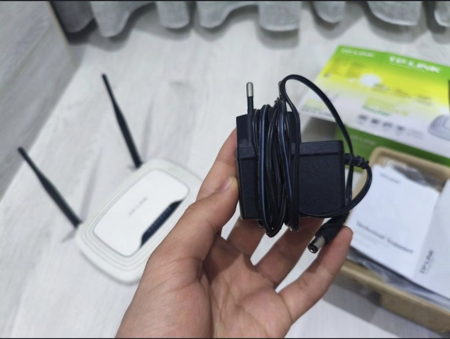 Два роутер WiFi:mi router 4c и tp link tl-wr841n