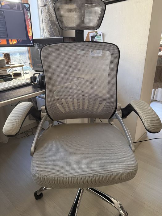 Ергономичен офис стол