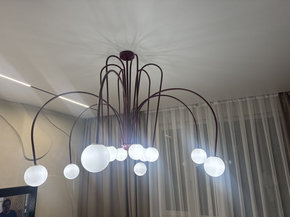 Продается люстра в зал