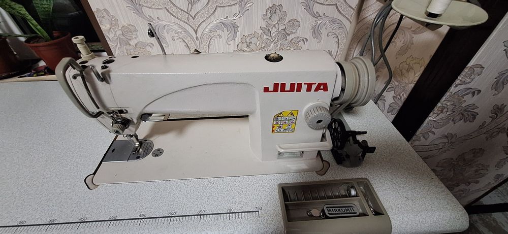 Швейная машинка машинка