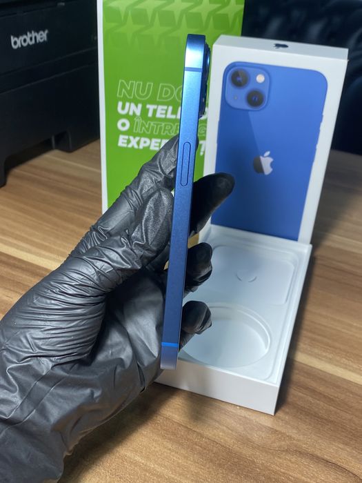 iPhone 13 • 128 GB • Blue