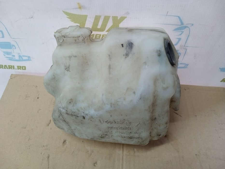 Vas lichid parbriz 8200104706 Renault Scenic 2 (facelift) (2006 - 2010) 2.0 dci M9R700