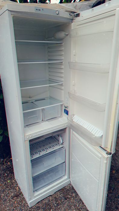 Продам холодильник