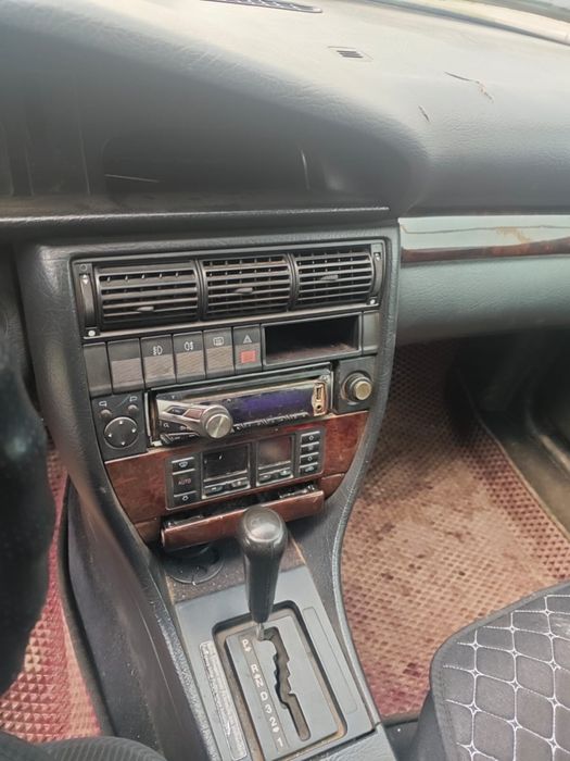 Продам машину ауди 100