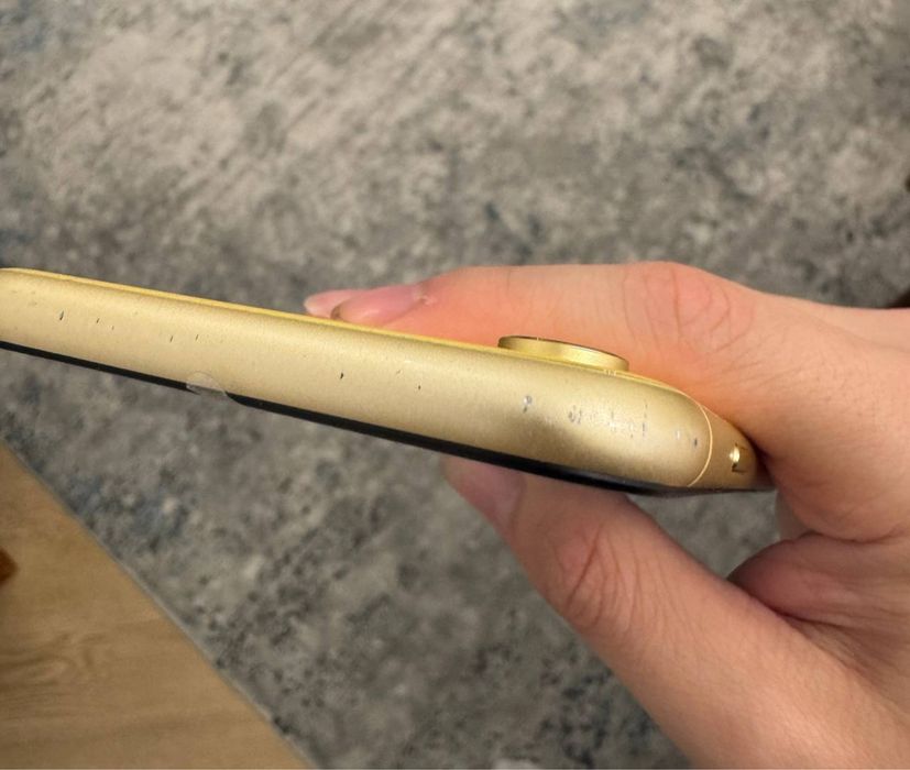 Iphone XR 64 ГБ;)
