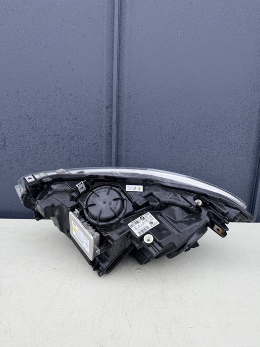 Far dreapta BMW seria 1 f20 bi xenon adaptiv