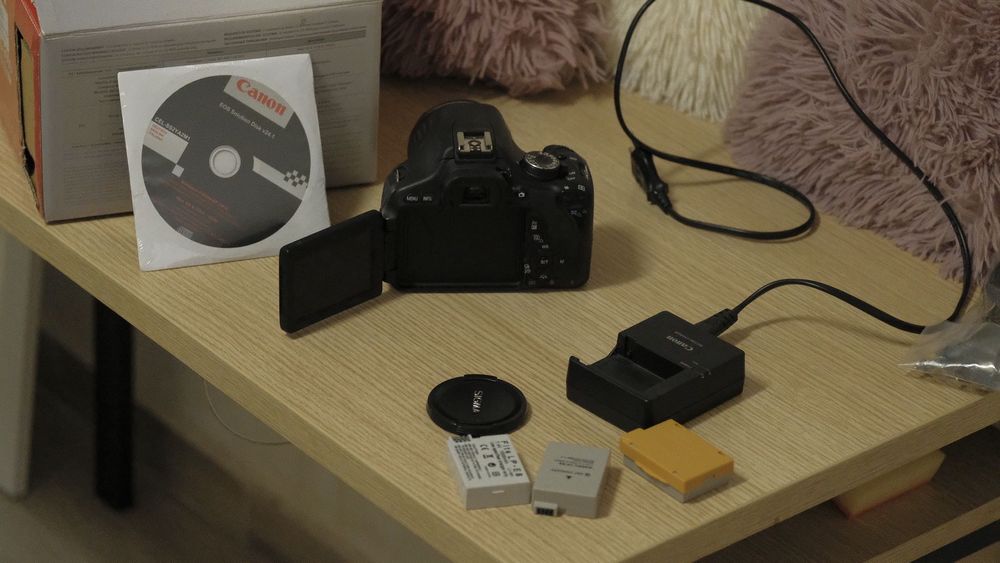 Canon EOS 600D с обектив 18-55mm