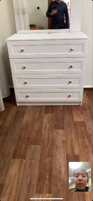 Продам двуспальную кровать и комод