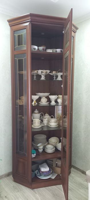 Буфет угловая. Срочно пролается