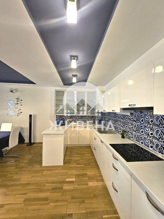 Продава се Тристаен апартамент в к.к. Св.Св. Константин и Елена - 135 кв.м за 2223 €/кв.м - Снимка #3