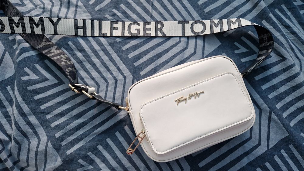 Оригинална чанта Tommy Hilfiger