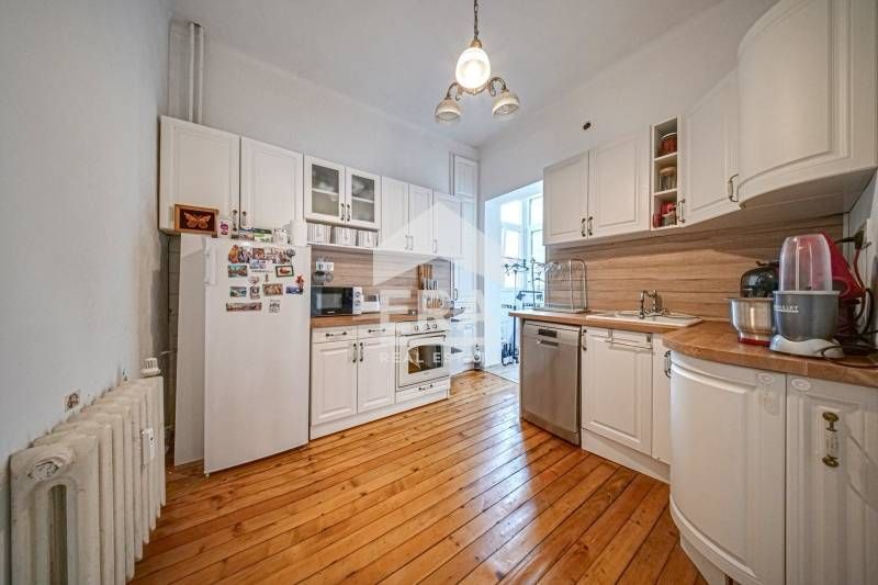 Продава се Тристаен апартамент в София, Център - 110 кв.м за 3199 €/кв.м - Снимка #3