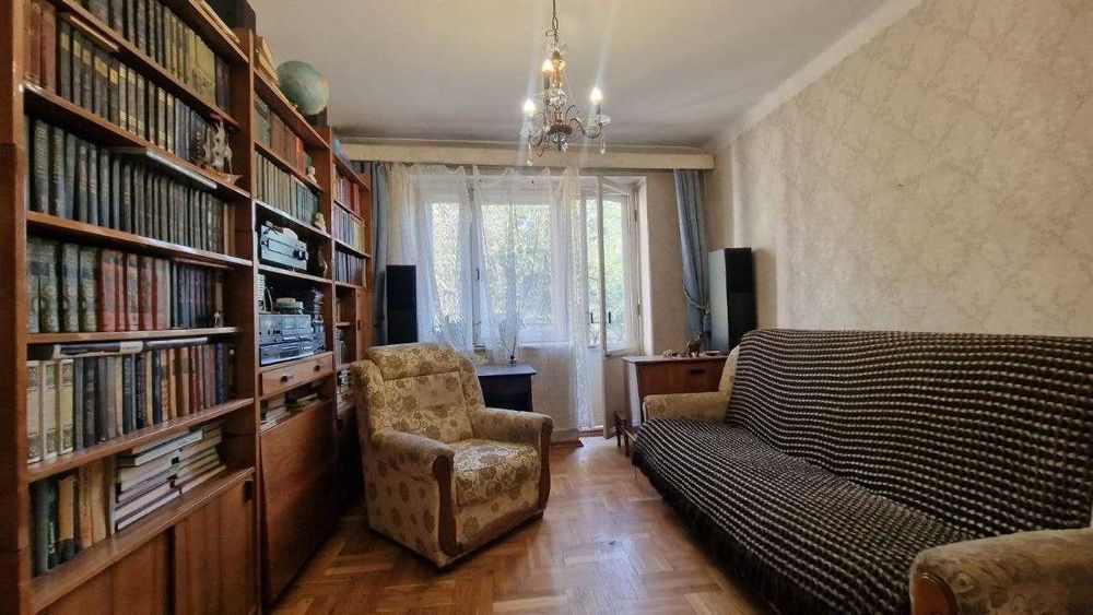 Отдам Диван и два кресла Бесплатно