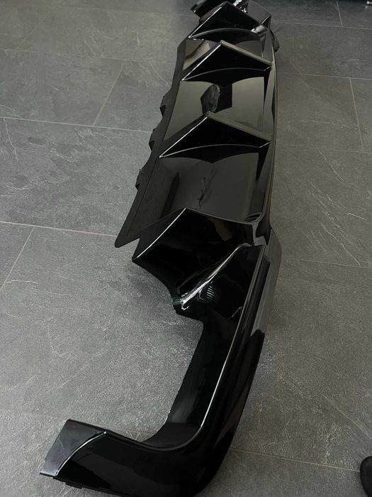Заден дифузьор черен гланц тип M Performance БМВ Ф10/11 BMW F10/11