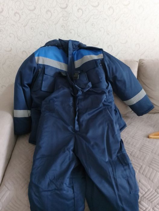 Продам костюм мужской, летний.