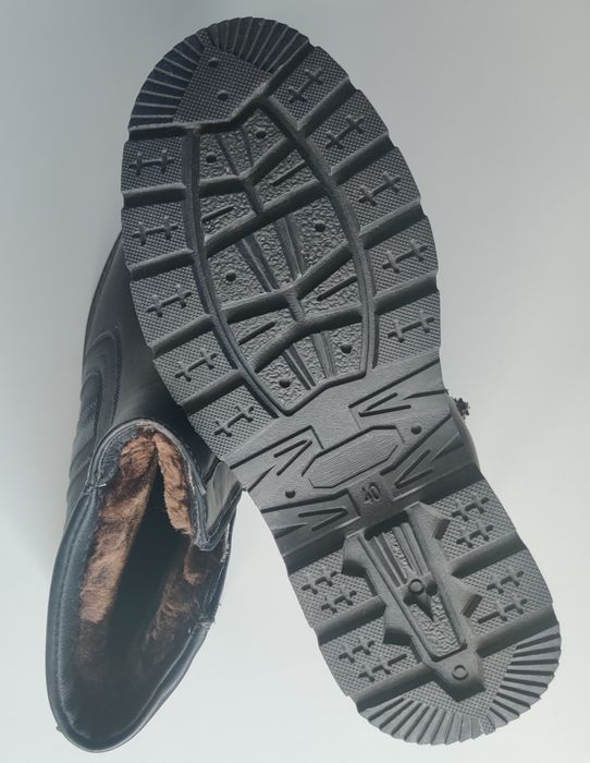 Cizme Piele NOI ÎMBLĂNITE mărimea 40 cu fermoar foarte călduroase