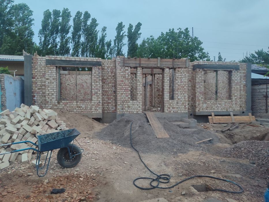 Nuldan uchastka kutaramiz gisht terish beton quyish tom yopish xizmati