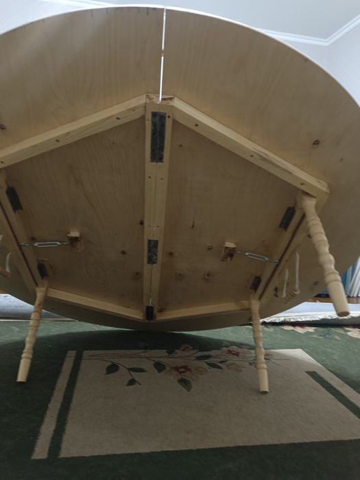 Круглый стол складной