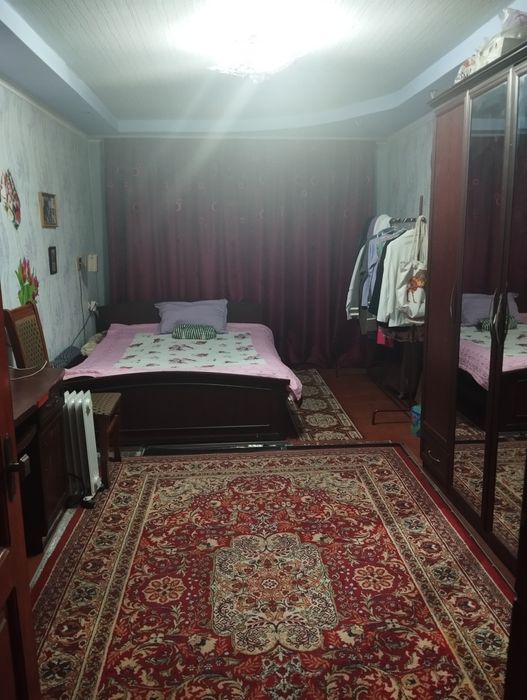 Квартира сотилади. 3-хонали