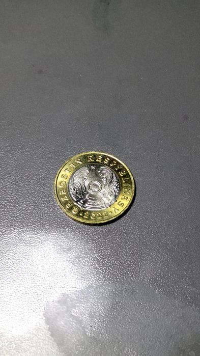 Монета 100 тенге