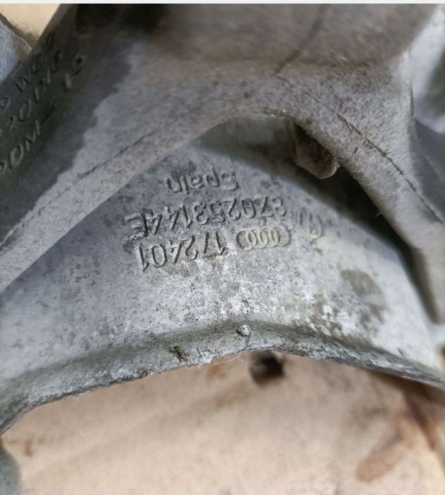 Suport tampon cauciuc la toba;Audi Seat VW...Bluza top Marim top