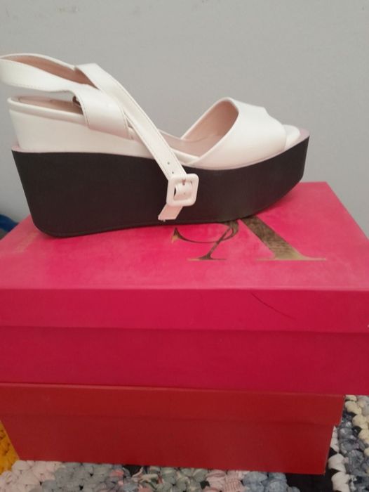 Летние босоножки