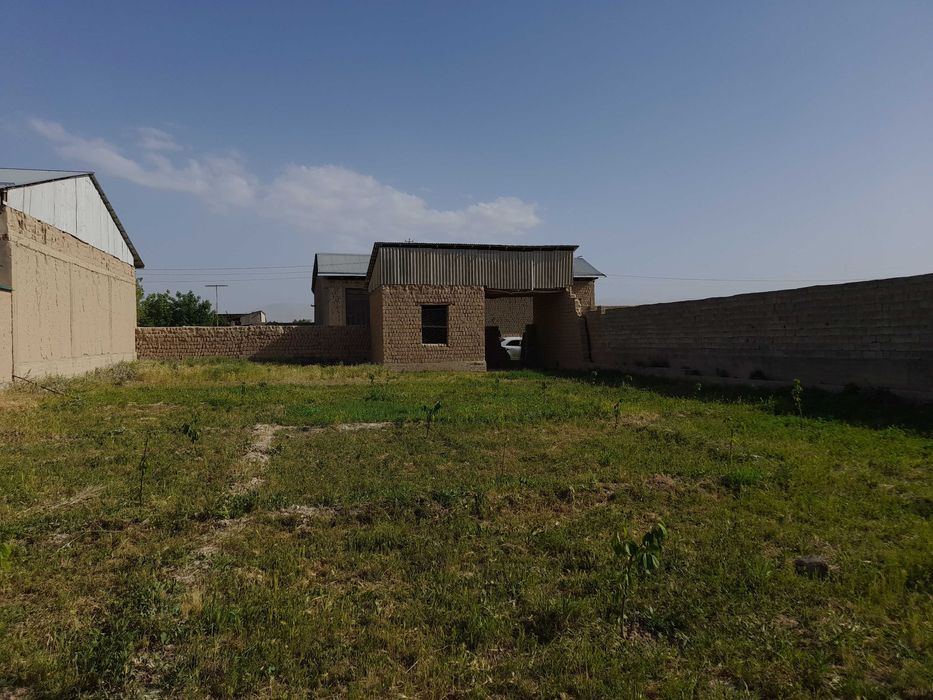 Участка сотилади