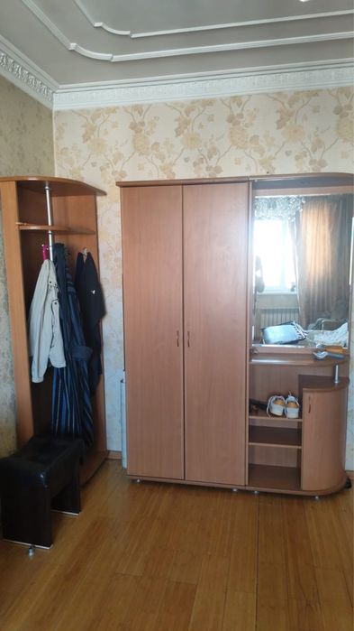 Шкаф в прихожую с зеркалом