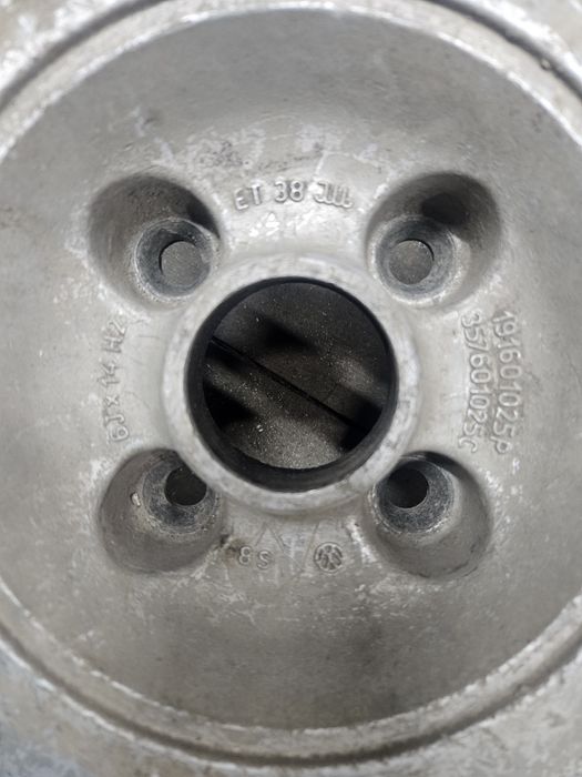 Оригинальные диски на 14 Volkswagen Golf passat